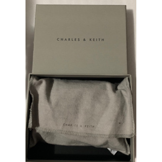 Charles &amp; Keith-Eudora Envelope Card Holder - Black  ขนาด:  XXS