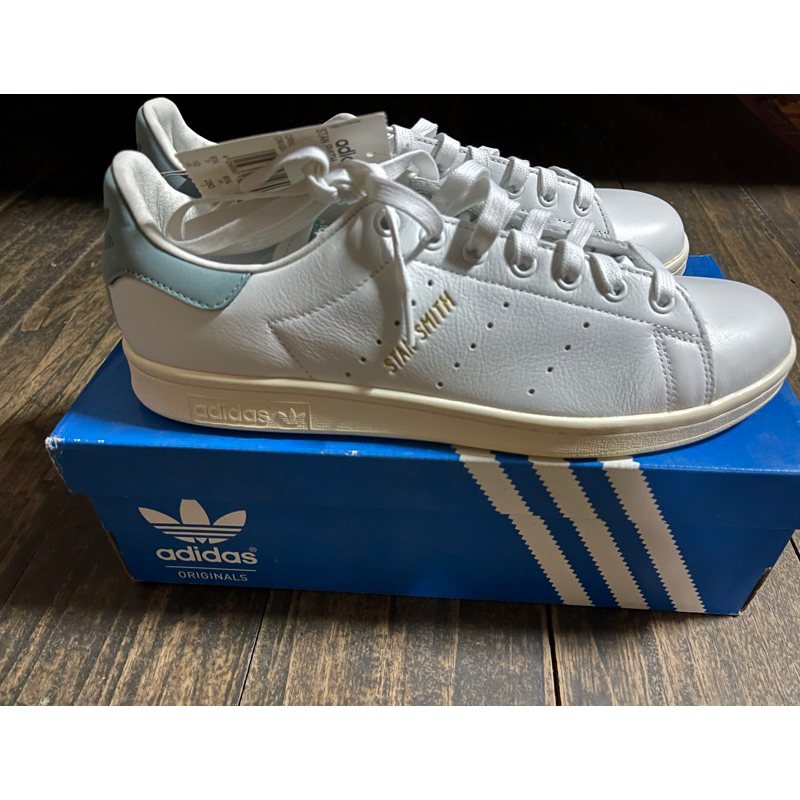 adidas รุ่น stan smith US 10, UK 9.5
