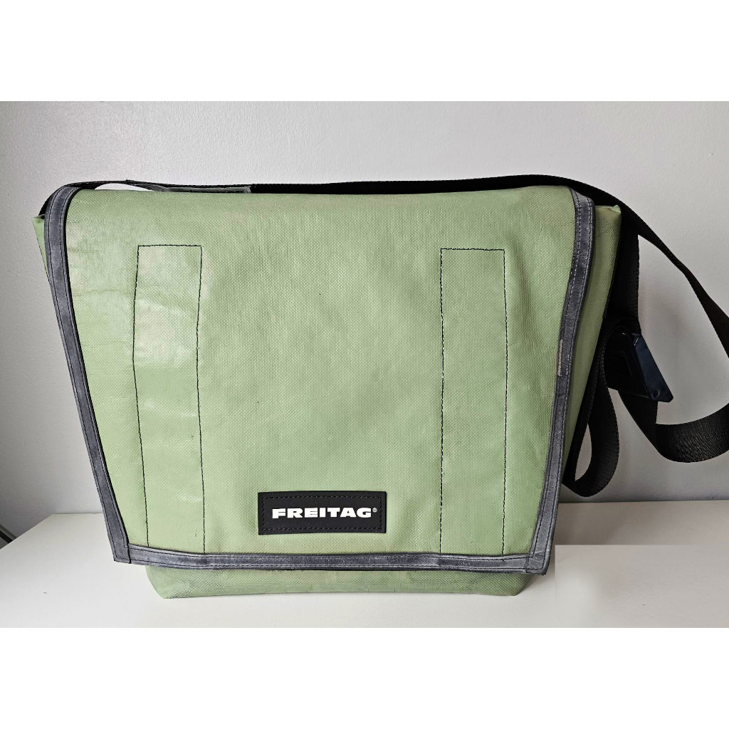 กระเป๋า Freitag รุ่น DRAGNET สีเขียวอินดัส แท้ 100%