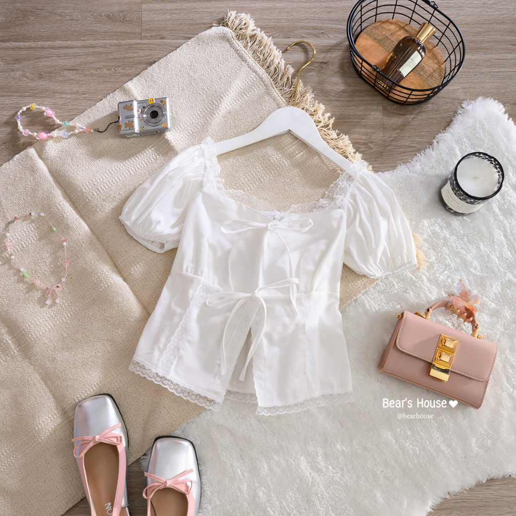 [ลูกค้าใหม่  9 บาท] Glaze Crop เสื้อเเขนตุ๊กตา เเต่งลูกไม้  ดีเทลผูกโบว์หน้า🎀