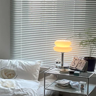 โคมไฟตั้งโต๊ะ Ins Lamp โคมไฟแก้ว หรี่แสงได้ สําหรับตกแต่งห้องนอน สไตล์ทันสมัย