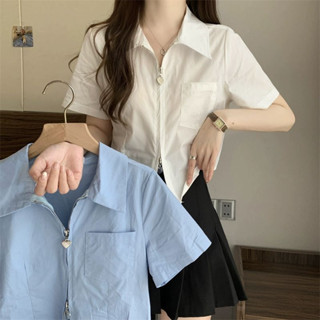 พร้อมส่ง เสื้อผู้หญิง เสื้อครอปสีขาว สีพื้น เข้าได้กับทุกออก…