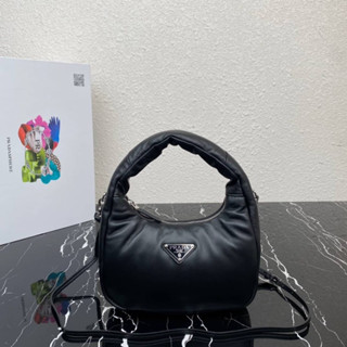 Prada Soft padded nappa leather mini-bag(Ori)เทพ 📌size 21x12.5x6.5 cm.📌 📌สินค้าจริงตามรูป งานสวยงาม งานหนังแท้