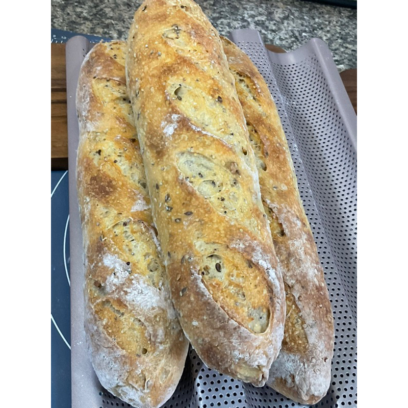 Multigrain Sourdough Baguette ขนมปังเปลือกแข็ง บาแก็ต ซาวโดว์ ขนมปังเพื่อสุภาพ ขนาด 350-380g ทำใหม่ๆ ทุกออเดอร์