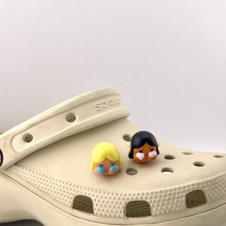 [พร้อมส่งบางตัว]Jibbitz Crybaby เซ็ตคู่ สำหรับติด Crocs‼️ จิ๊บบิท ตัวติดรองเท้า Crybaby Pop Bean (จาก Pop Mart)