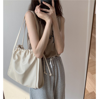 กระเป๋าหนังทรงสวย ใส่ipadได้ ถุงรูด งานเกาหลี F002