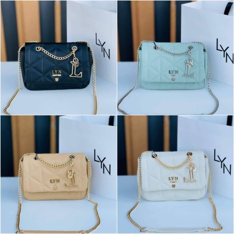 🌈พร้อมส่ง 𝐋𝐘𝐍​ คลอใหม่​ กระเป๋า​ LYN​ สะพายข้าง​ พวงกุญแจ​แอล