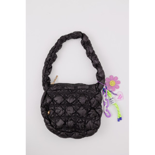 กระเป๋า Carlyn พร้อมพวงกุญแจ พร้อมส่ง