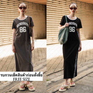 เดรสยืดยาวทรงตรงผลิตจากผ้าคอตตอนเนื้อนุ่มพิมพ์ลายด้านหน้า ทรงหลวม คอกลมกุ๊นขอบผ้าริบรอบคอ ดีไซน์และเนื้อผ้าเน้นใส่สบาย