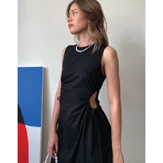 Mellow Everyday - Carlotta Dress เดรสเเขนกุด เจาะเอว