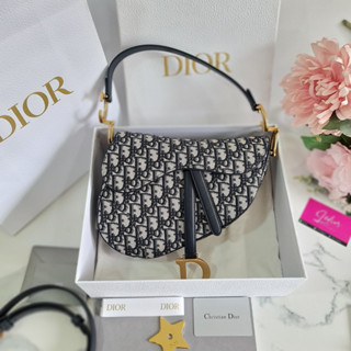 กระเป๋าทรงเก๋ dior saddle size 21 vip สวย ขนาด: 21 x 18 x 5 ซม.