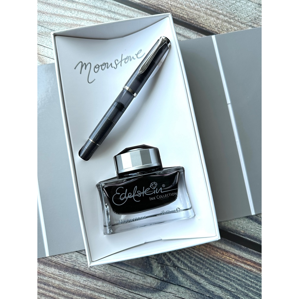 Pelikan Fountain Pen Gift Box Set Special Edition Classic M205 Moonstone with Edelstein Ink Moonstone 50ml