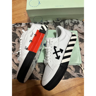 รองเท้าoff white sneaker แท้ ใหม่