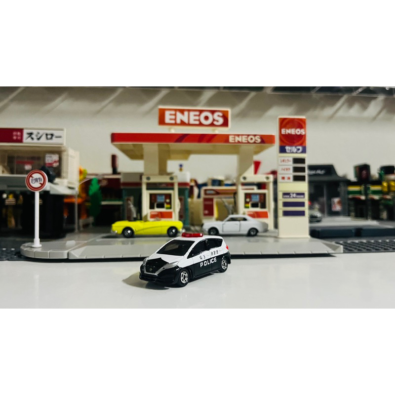 MODEL TOMICA VEHICLE : NISSAN NOTE POLICE