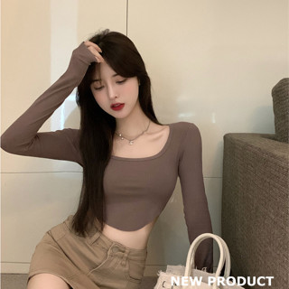 Luna shop🍑เสื้อผ้าเกาหลี🍒สั้นสีดำ  เสื้อท่อนล่างของผู้หญิง เสื้อครอปสาวฮอต เสื้อยืดแขนยาว🚚พร้อมส่งจากกทม มาถึงใน 3-5 วัน