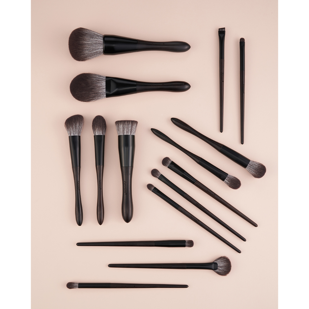 SUPERMOM l Sandalwood series set (ชุดแปรงแต่งหน้า ขนสังเคราะห์เกรดพรีเมี่ยม ด้ามไม้แซนดัลวูด จำนวน 1