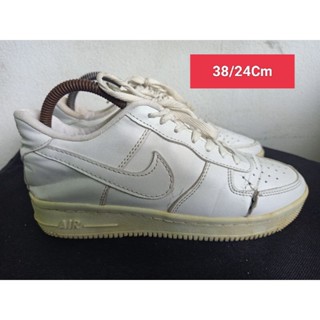 Ni_nี้ AF1 Size 38 ยาว 24 รองเท้ามือสอง ผู้หญิง ผู้ชาย ผ้าใบ แฟชั่น ทำงาน ลำลอง เดิน  เที่ยว วิ่ง ออกกำลังกาย