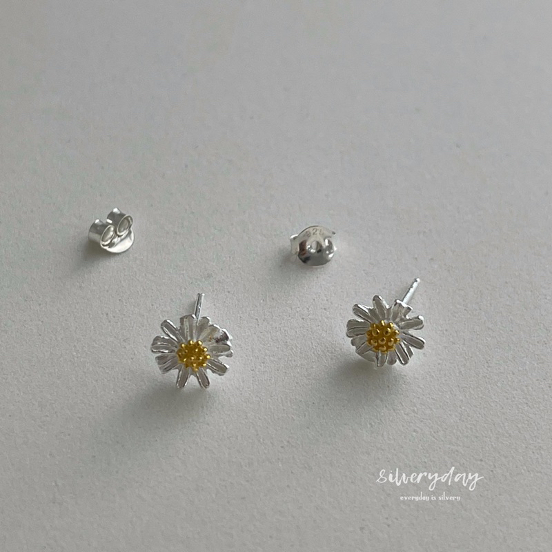 silvery.day | daisy earring