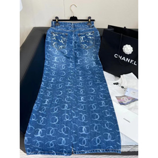 CHANEL DENIM PANTS กางเกงยีนส์ ขายาว ปริ้นลาย cc logo ปักเลื่อม ชาแนล