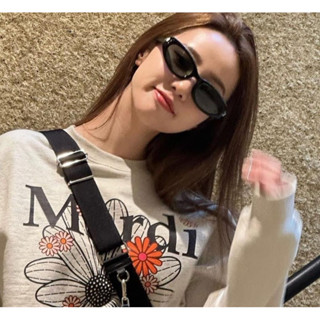 พร้อมส่ง 🇰🇷แท้ 💯% MARDI SWEATER SHIRT​​ อปก​ ครบ​  Free size SWEATER-SHIRT-FLOWERMARDI-BLOSSOM-OATMEAL-BLACK