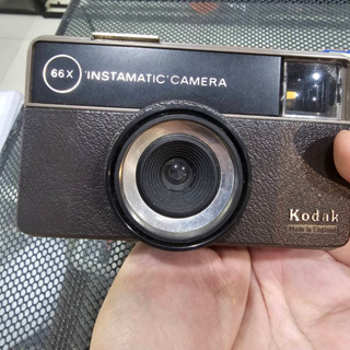 [ของเก่าสะสม] กล้อง 66X Instamatic Camera (Kodak) ของเก่าเก็บ กลไกใช้งานได้ปกติ พร้อมฟีล์ม และ เแฟลช