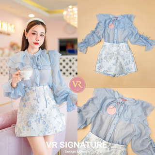 ❣️พร้อมส่ง📌 VR Set เสื้อแขนยาว คอปกระบาย แต่งเชือกผูกช่วงคอเสื้อ พร้อมกระโปรงกางเกงขาสั้นเนื้อผ้าทอนูน