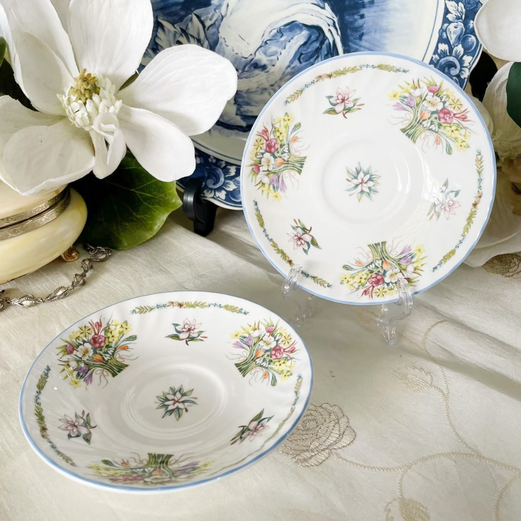 จานรอง Winter Harvert ลายสวย คลาสสิก Minton Fine Bone China made in England ขนาด W 14.5 cm  H 2.5 cm