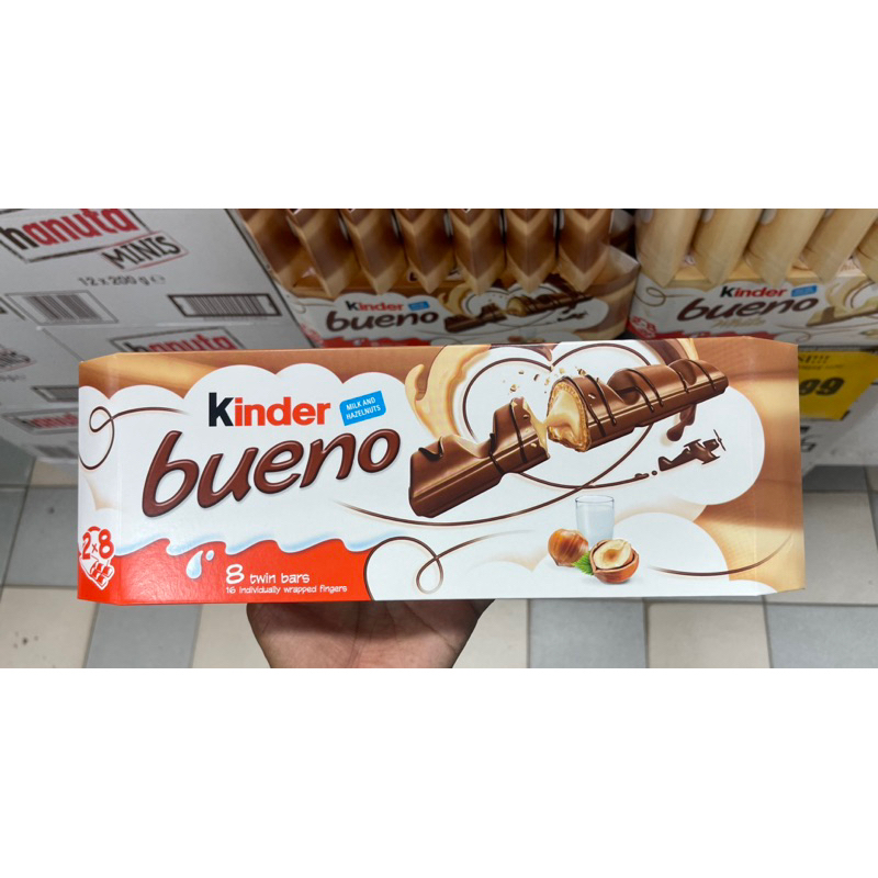 Kinder bueno ข้างในมี8ซอง มีรสช็อกโกแลตและไวท์ช็อกโกแลต