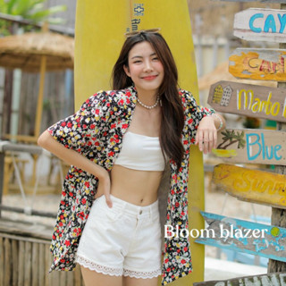 Bloom blazer - เบลเซอร์ลายดอกไม้พื้นดำ