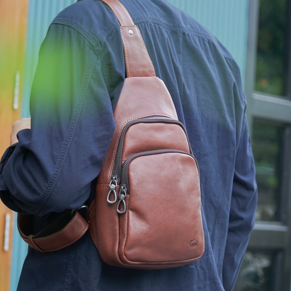 กระเป๋าหนังผู้ชาย /กระเป๋าหนังคาดอกผู้ชาย สีน้ำตาล รุ่น B-CBR-515