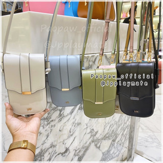 LYN กระเป๋าสะพายข้าง รุ่น Augusta Mobile Sling :  LL23FWF067 ชอปแท้ 100% พร้อมถุงผ้า และถุงกระดาษ