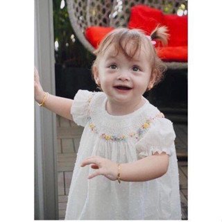 ฺ(มีสีขาวและชมพู) สม็อคเดรสสุดน่ารัก Baby girl dress smocked, Memory Lanes Kidswear Brand