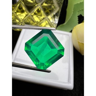 Lab Green Topaz 15x15mm 1 pieces