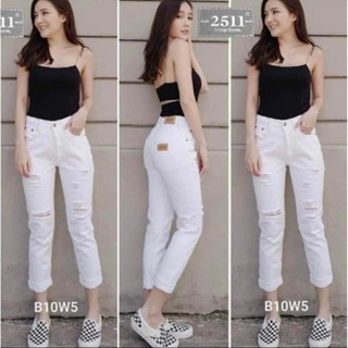 กางเกงยีนส์ทรงบอยสีขาวแต่งขาด เอวสูง ผ้าไม่ยืด