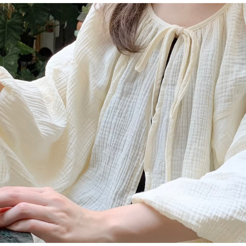 um.mmh - puff blouse in milk | เสื้อคลุม แขนพอง (มือ2)