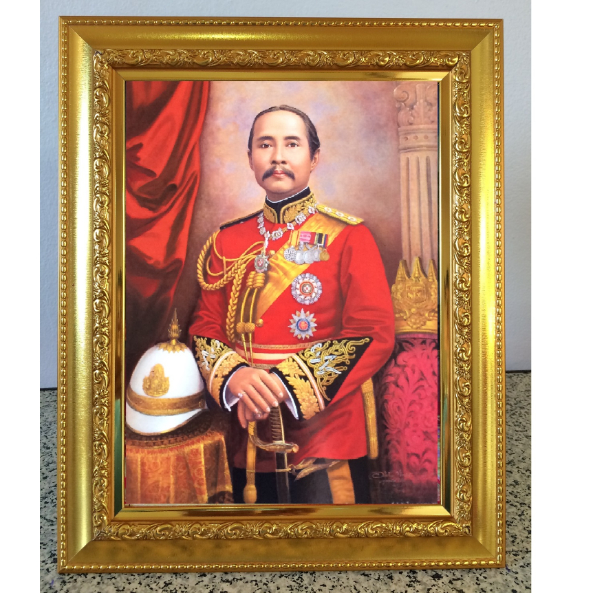 รูปรัชกาลที่5 ชุดแดง ขนาดรวมกรอบ 10*13นิ้ว   เสริมฮวงจุ้ย เจริญรุ่งเรือง เสริมโชคลาภ ขึ้นบ้านใหม่ หน้าที่การงาน