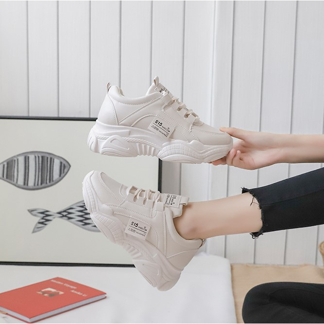 MINOSHOP 🔥สินค้าใหม่ 2024🔥 รองเท้าผ้าใบ สีขาว สีเบจ ผู้หญิง เสริมส้น 4 ซม.