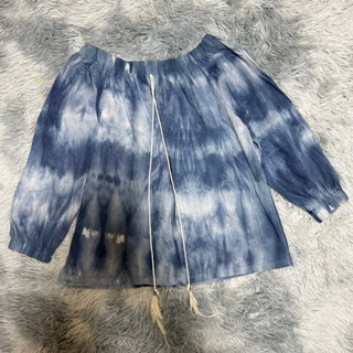 ส่งต่อเสื้อปาดไหล่ ลายมัดย้อมสวย