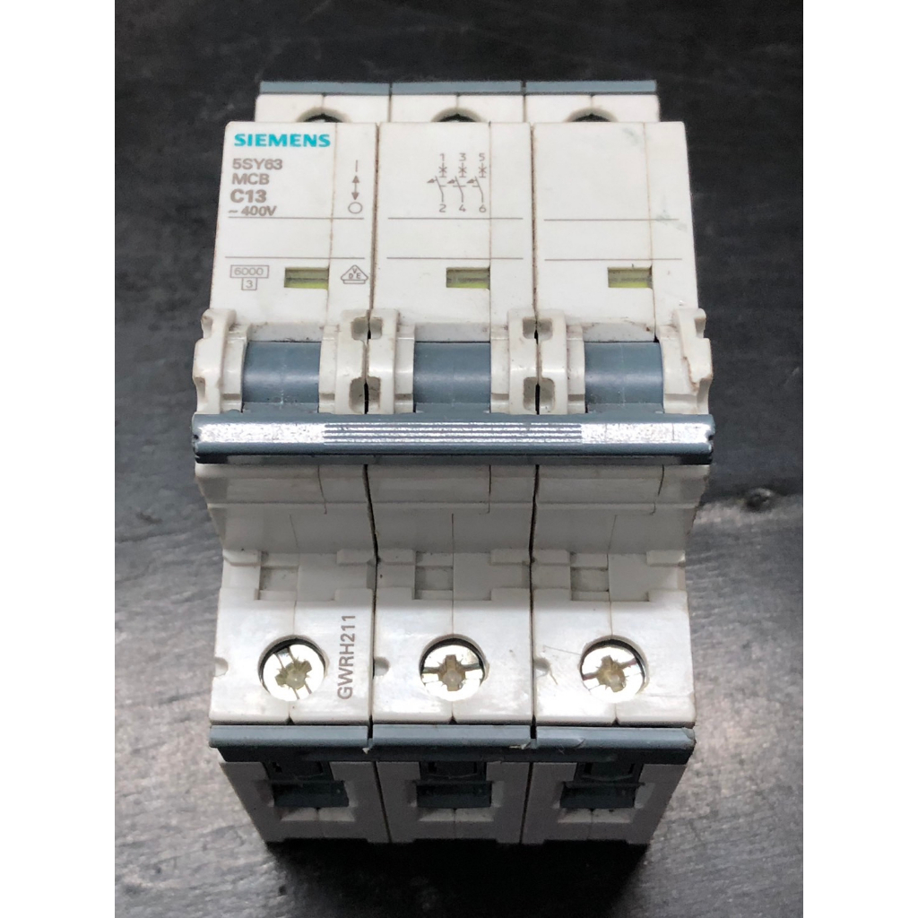 เบรคเกอร์ AC 400V SIEMENS  breaker มือ 2 3P และ 2P