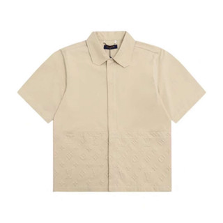 LOUIS VUITTON WORKWEAR-STYLE SHORT-SLEEVE SHIRT IN MONOGRAM PRINT  เสื้อเชิ้ตคอปกแขนสั้น แบรนด์หลุยส์วิตตอง