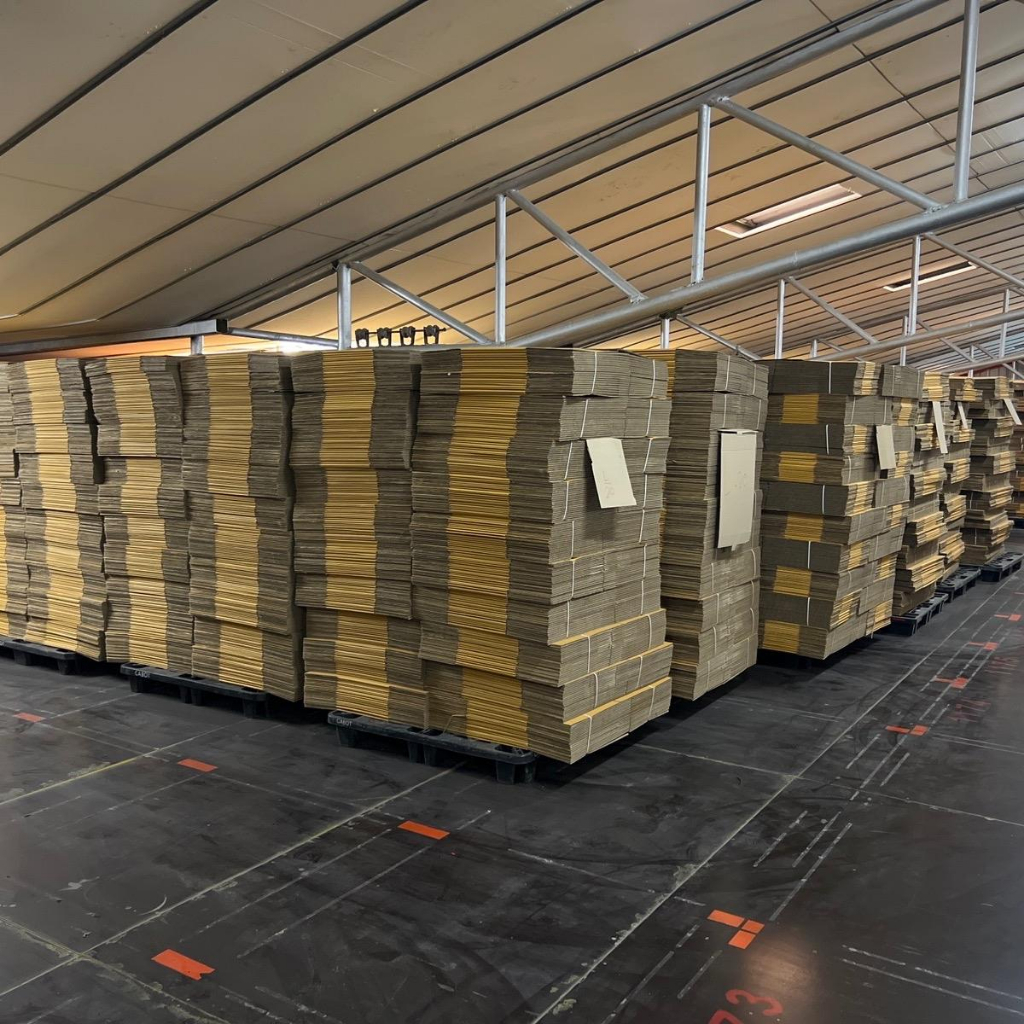 แพ็ค 20 ใบ กล่องพัสดุ เบอร์  F เล็ก แบบพิมพ์ กล่องไปรษณีย์ ฝาชน ราคาโรงงาน