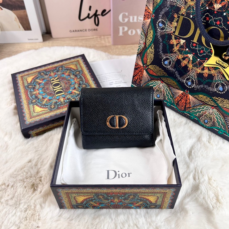 Very good condition‼️ D i o r 30 montaigne trifold wallet ปี 2021 สีดำ 3 พับ ออก shop ไทย สภาพสวย ใช