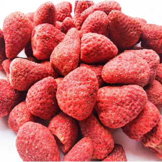 สตอเบอรี่อบกรอบ 400 กรัม ฟรีซดราย เกรดพรีเมี่ยม ลูกใหญ่ กรอบ อร่อย สินค้าพร้อมส่ง!!