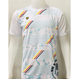 BM Sport เสื้อพิมพ์ลายบีเอ็มสปอร์ต รุ่น BM-6 ใหม่ล่าสุด สินค้าผลิตในไทย -ดีไซน์กราฟิคสวยงาม ทำให้ดูโดดเด่นในทุกโอกาส -เนื้อผ้าไมโครโพลีเอสเตอร์ Micro Polyester เนื้อนุ่มสวมใส่สบายตัว ไม่ร้อน -มีให้เลือก 11 สี : ดำ,เขียว,แดง,ขาว,เหลือง,ส้ม,ชมพู,ฟ้า,น้ำเงิน