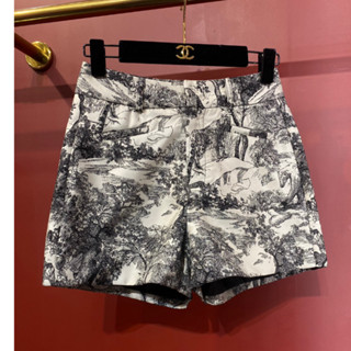 CHRISTIAN DIOR SHORT PANT กางเกงขาสั้น ทรงสวย ผ้าคอตตอน เนื้อดีมาก ดิออร์