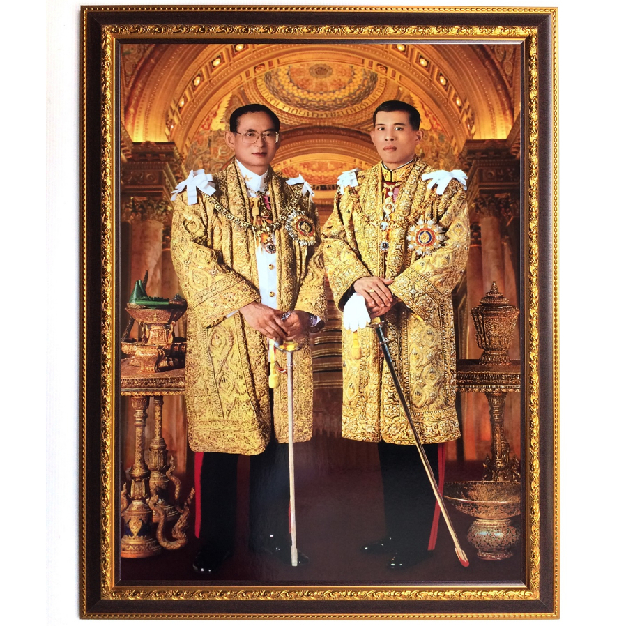 รูปภาพมงคลรัชกาลที่9และ ร.10 ขนาด18*23นิ้ว เสริมฮวงจุ้ย เจริญรุ่งเรือง เสริมโชคลาภ หน้าที่การงาน มั่ง มี ศรี สุข