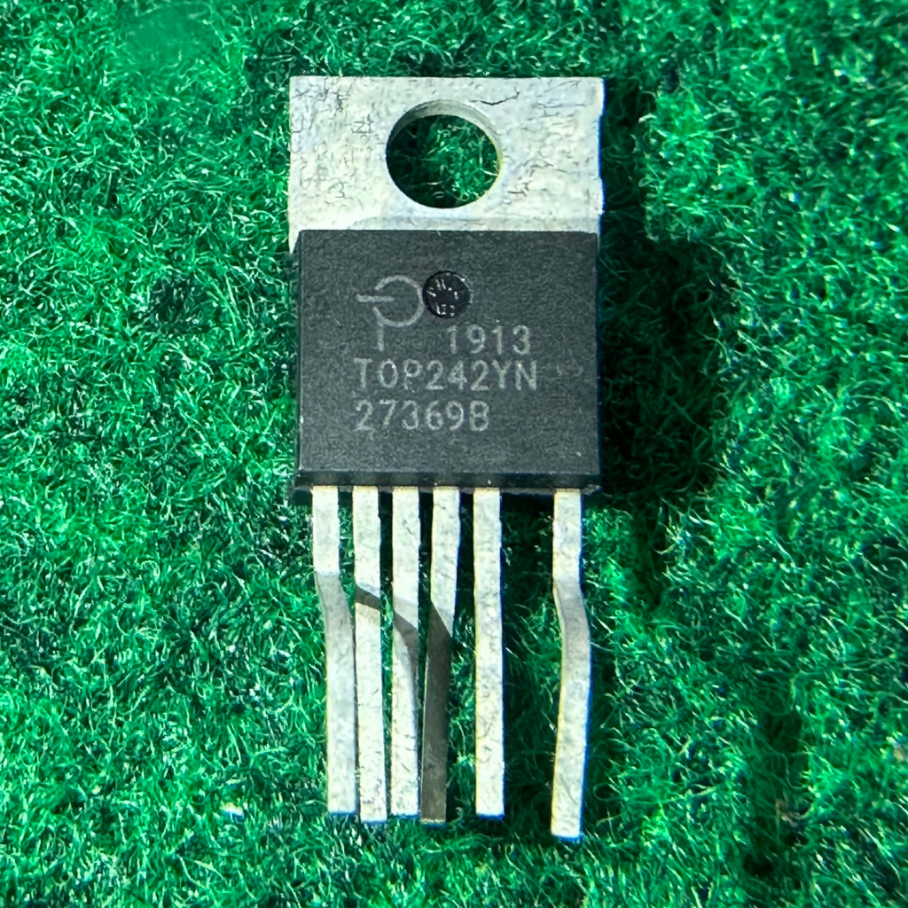 IC TOP242YN , TOP250YN , TOP258YN , TOP248YN , TOP256YN , TOP246YN  , TOP รูป P จำนวน 1 ตัว