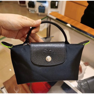 พร้อมส่ง แท้ 💯% New Longchamp กระเป๋าถือ ใบเล็ก LE PLIAGE GREEN Pouch with handle - สีดำ NOIR