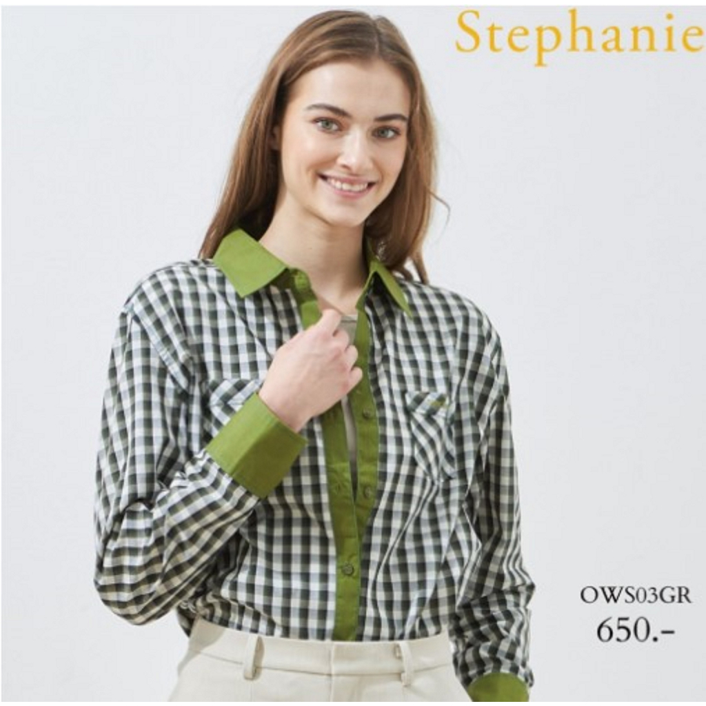 Stephanie เสื้อเชิ้ตแขนยาวสีเขียวลายสก๊อต แนวกระดุม ปกและแขนเสื้อตกแต่งด้วยผ้าพื้นสีเขียว (OWS03GR)