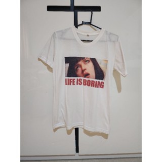 เสื้อยืด Life is boring